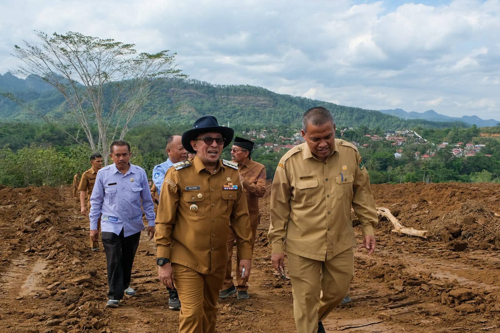 pemprov-sumbar-tinjau-lokasi-sekolah-rakyat-di-tanah-datar