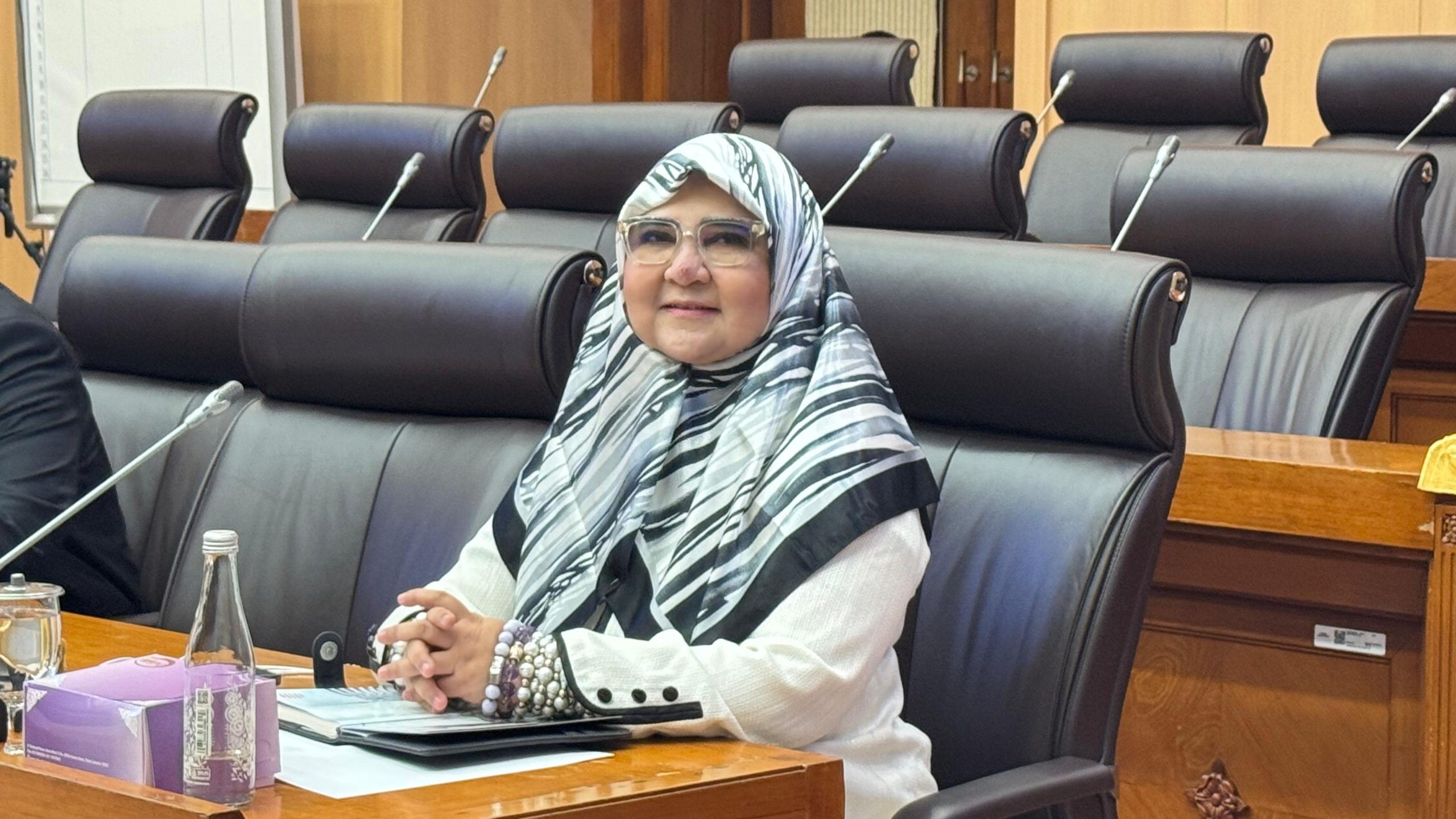 rugikan-petani-triliunan,-nevi-zuairina-kecam-peredaran-pupuk-palsu