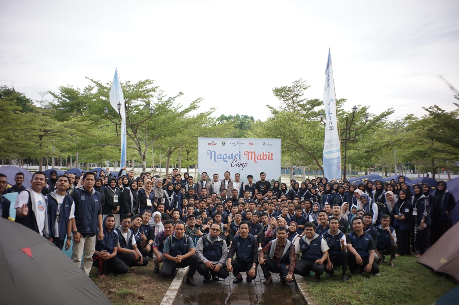 mabit-camp-bank-nagari-di-masjid-raya-sumbar,-190-siswa-dibekali-literasi-keuangan-syariah