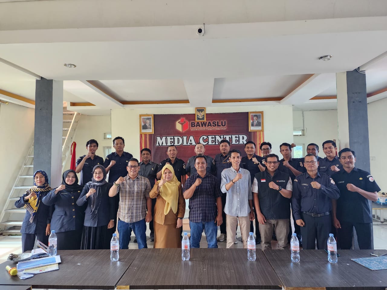 bawaslu-pessel-gelar-rapat-internal-tingkatkan-tata-kelola-barang-milik-negara