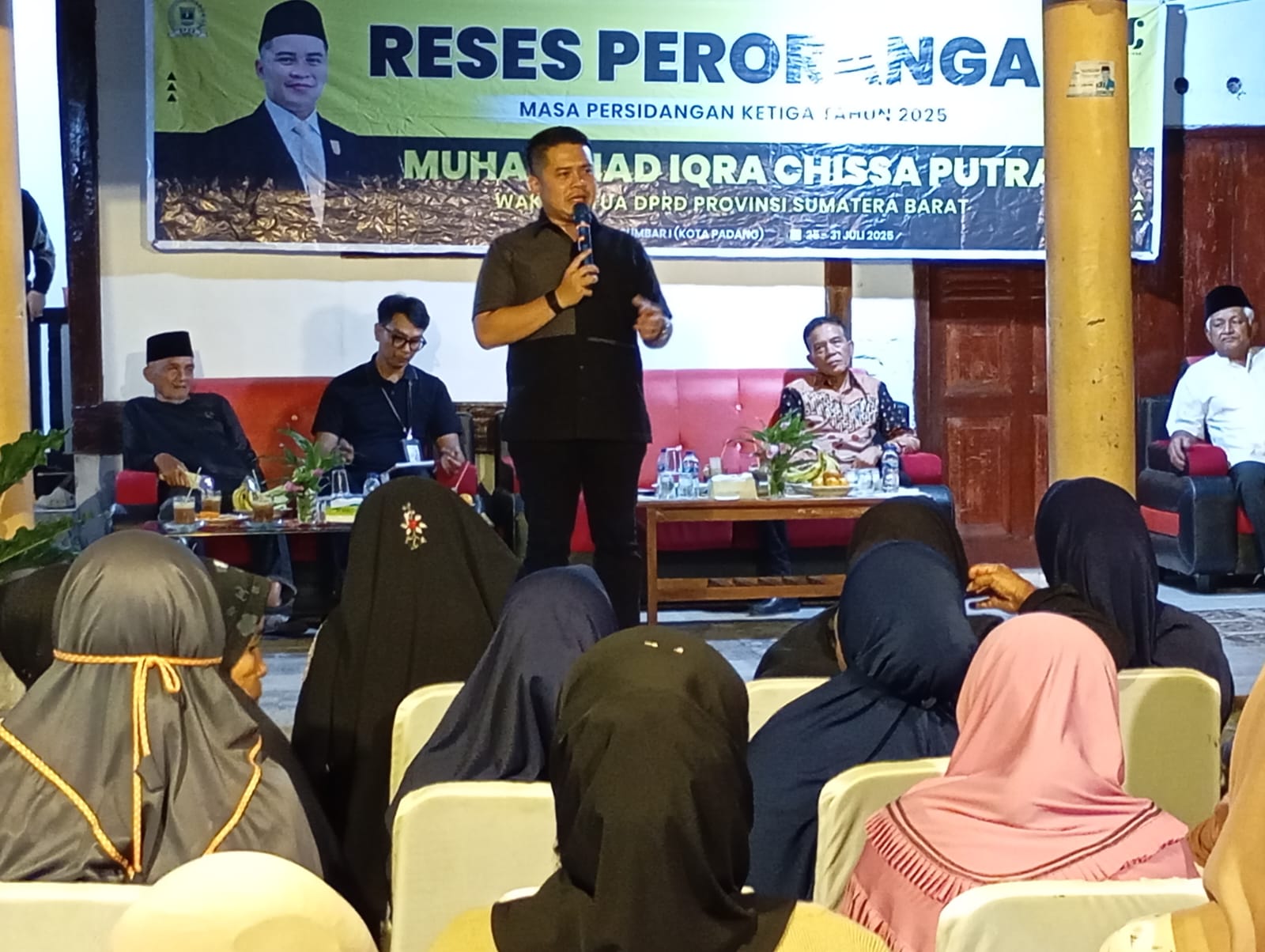 reses-di-balai-gadang,-wakil-ketua-dprd-sumbar-iqra-chissa-serap-berbagai-aspirasi-warga