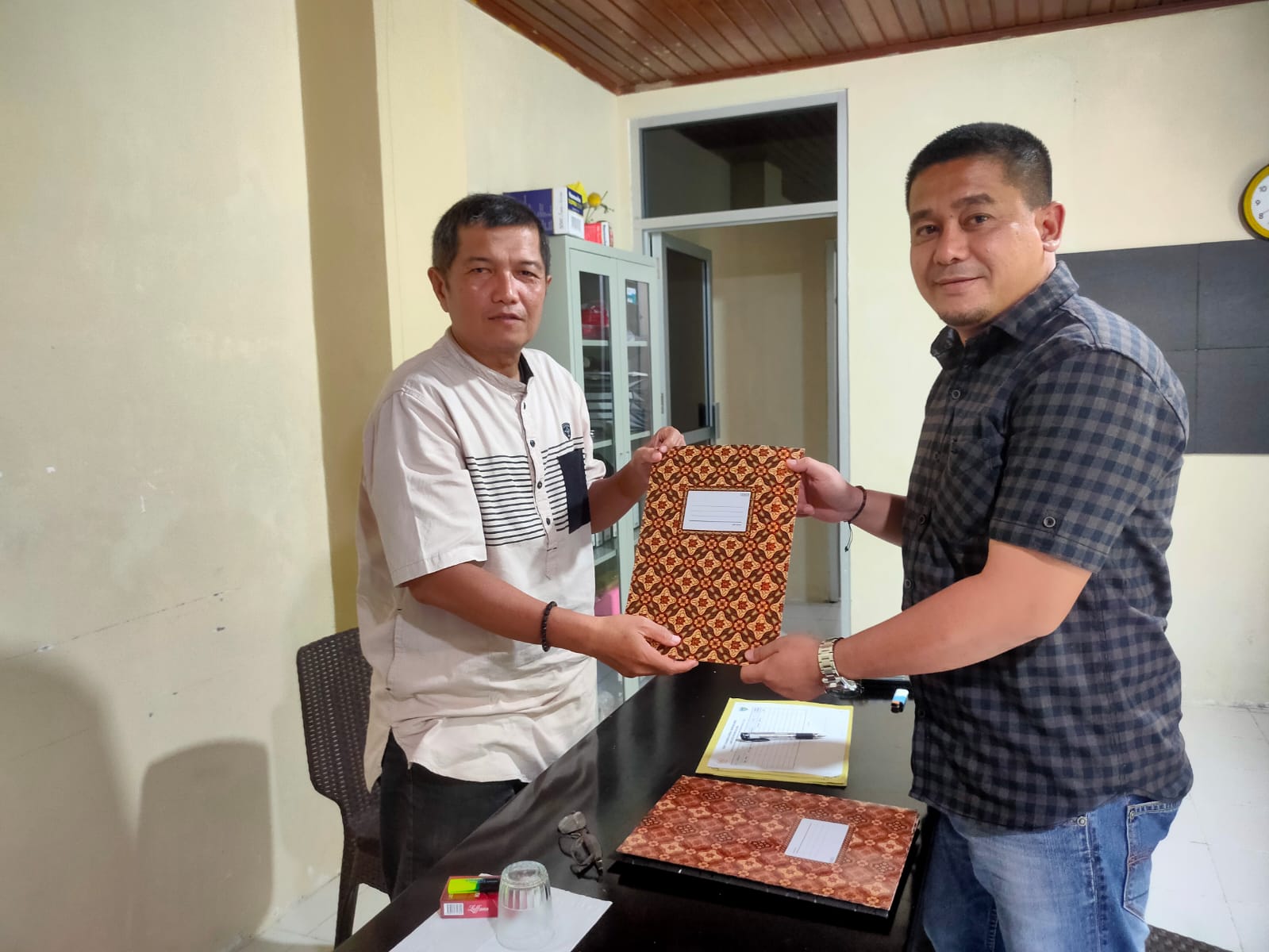 febi-maha-putra-daftar-pertama-calon-ketua-koni-pessel,-siap-bawa-perubahan 