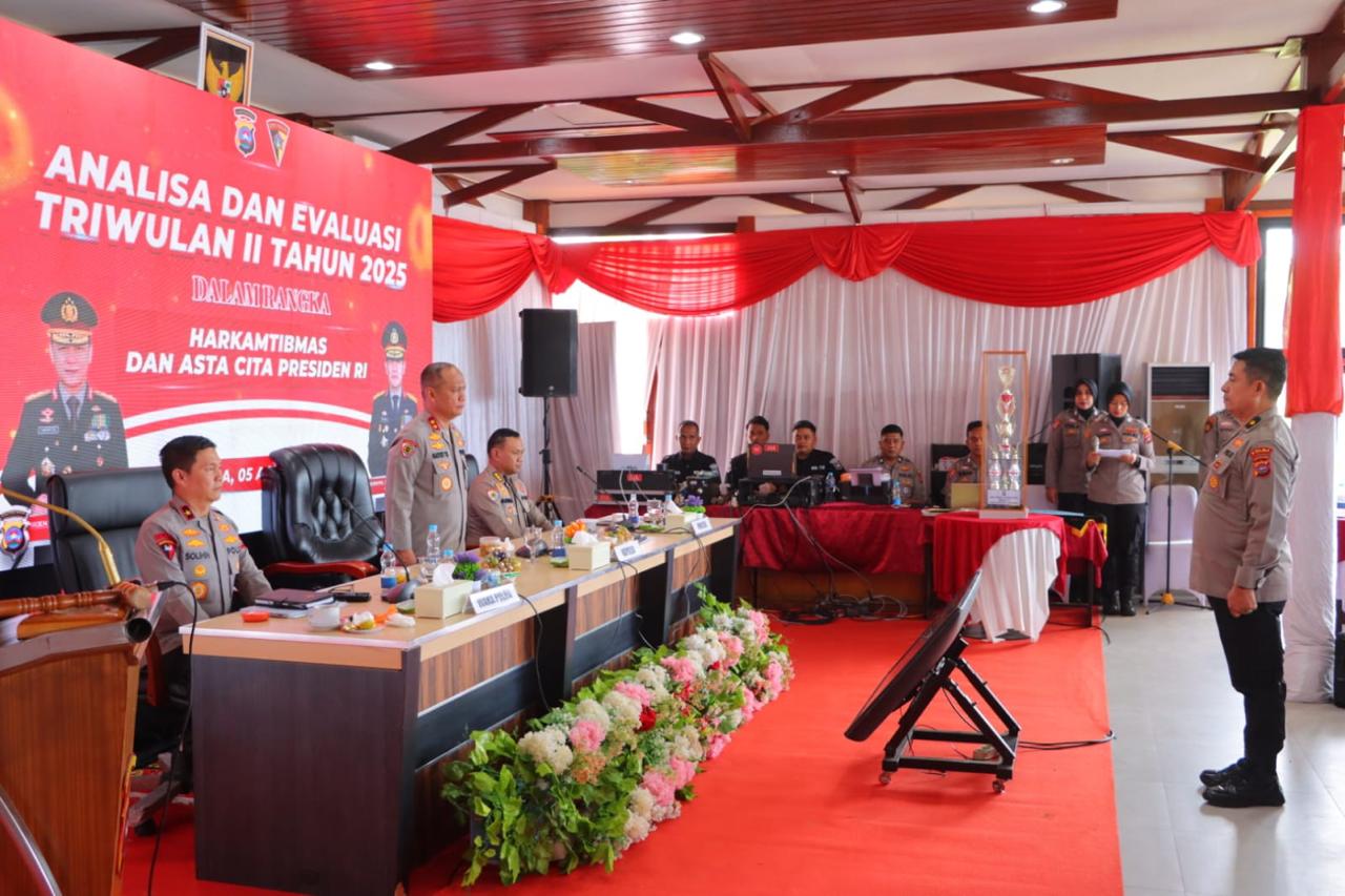 kapolda-sumbar-pimpin-anev-triwulan-ii-2025-di-kawasan-wisata-mandeh