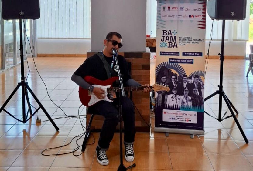 sinergi-kai-dan-iccn-di-padang:-kereta-api-jadi-panggung-budaya-minangkabau