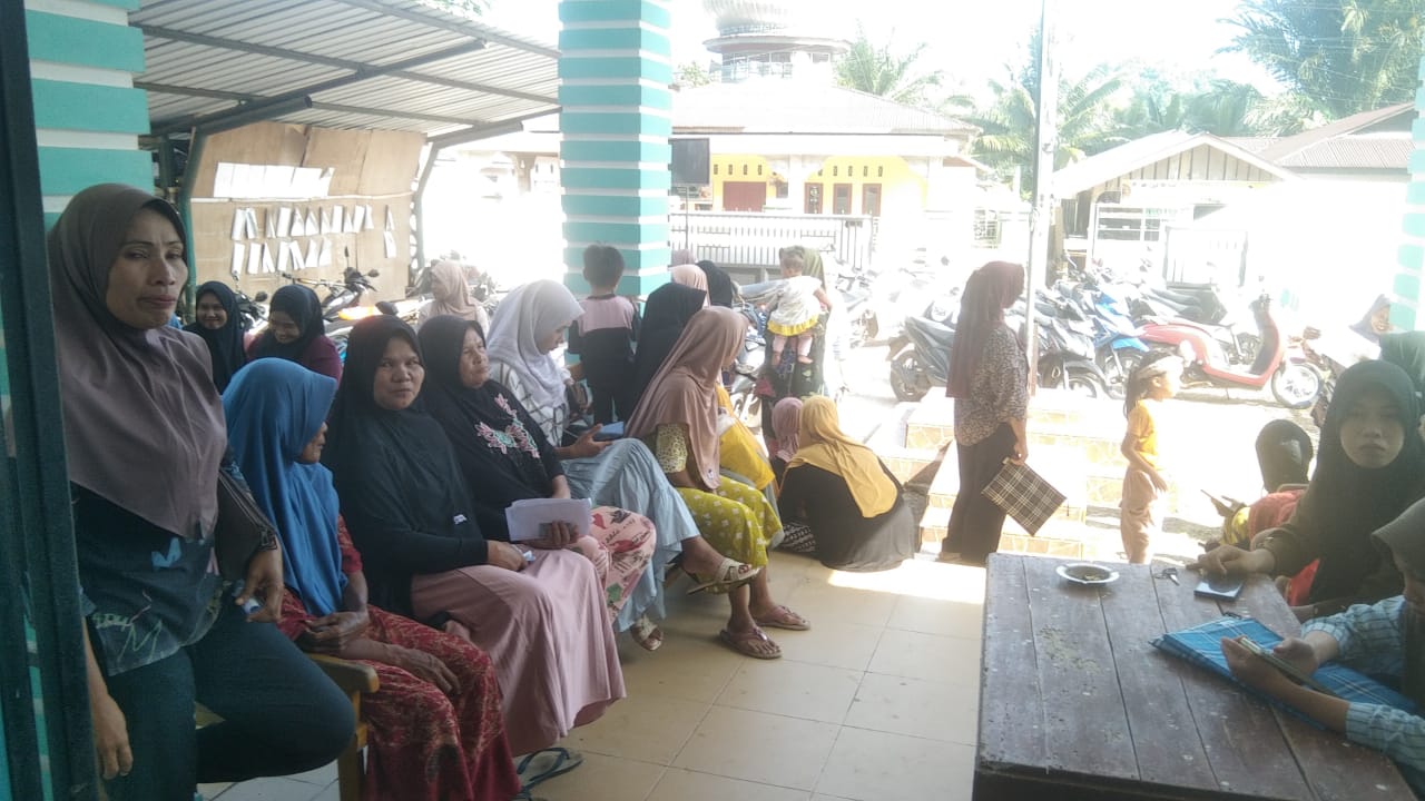 viral-dugaan-pungutan-rp5.000-kepada-penerima-bantuan-beras-cbp-di-sutera