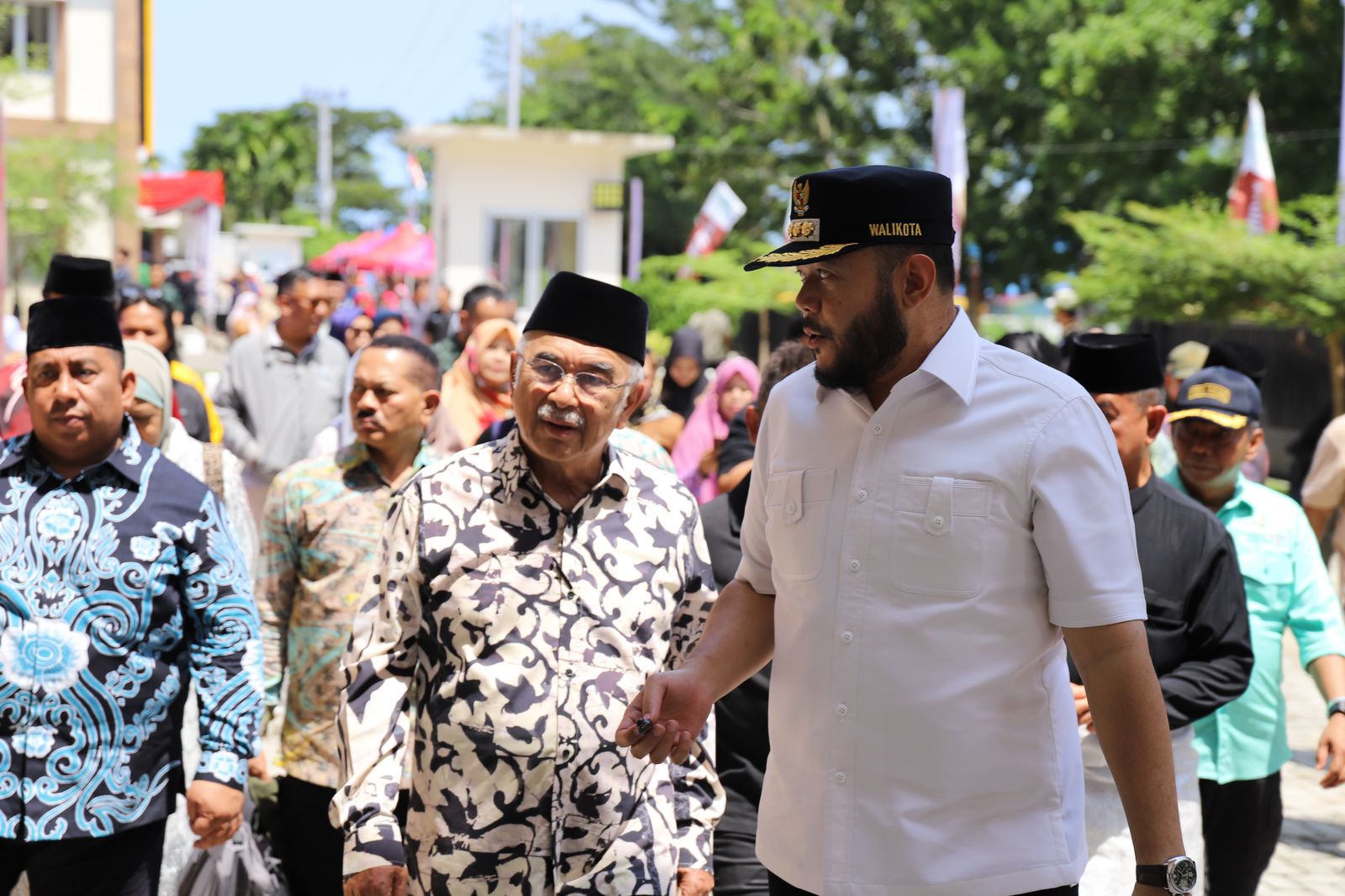 wako-fadly-amran-dampingi-gubernur-melaka-dan-rombongan-dmdi-tinjau-sentra-rendang