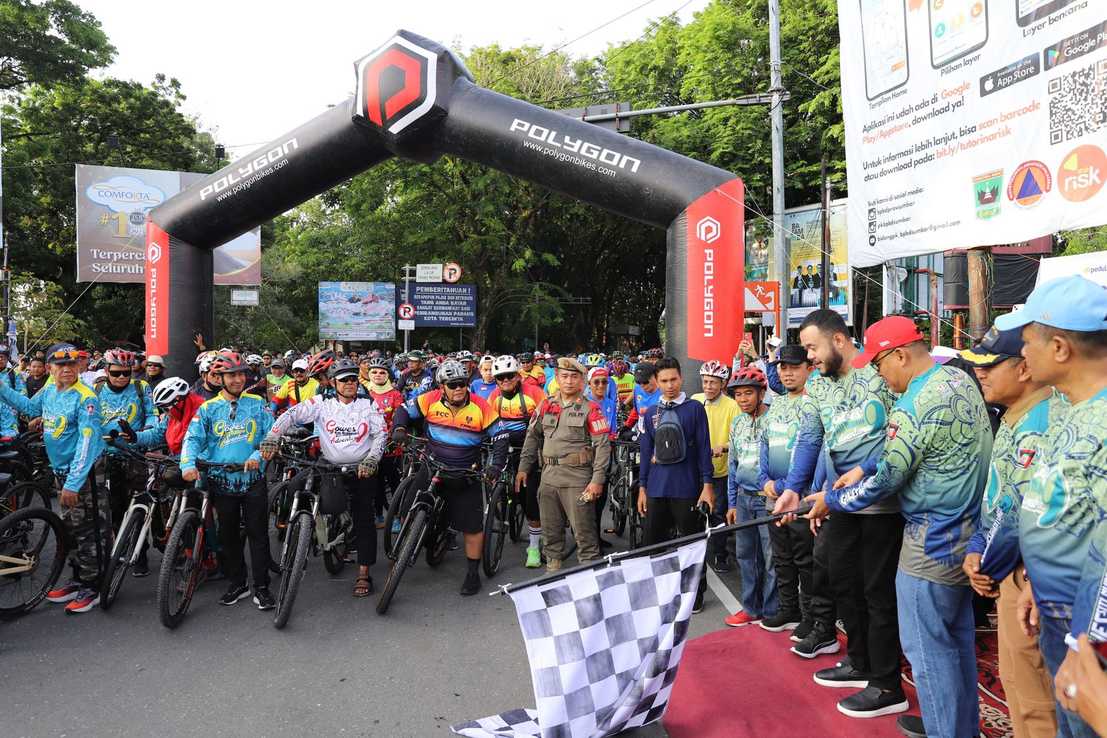 diikuti-30-ribu-peserta,-wako-fadly-amran-lepas-gowes-siti-nurbaya-adventure-ix