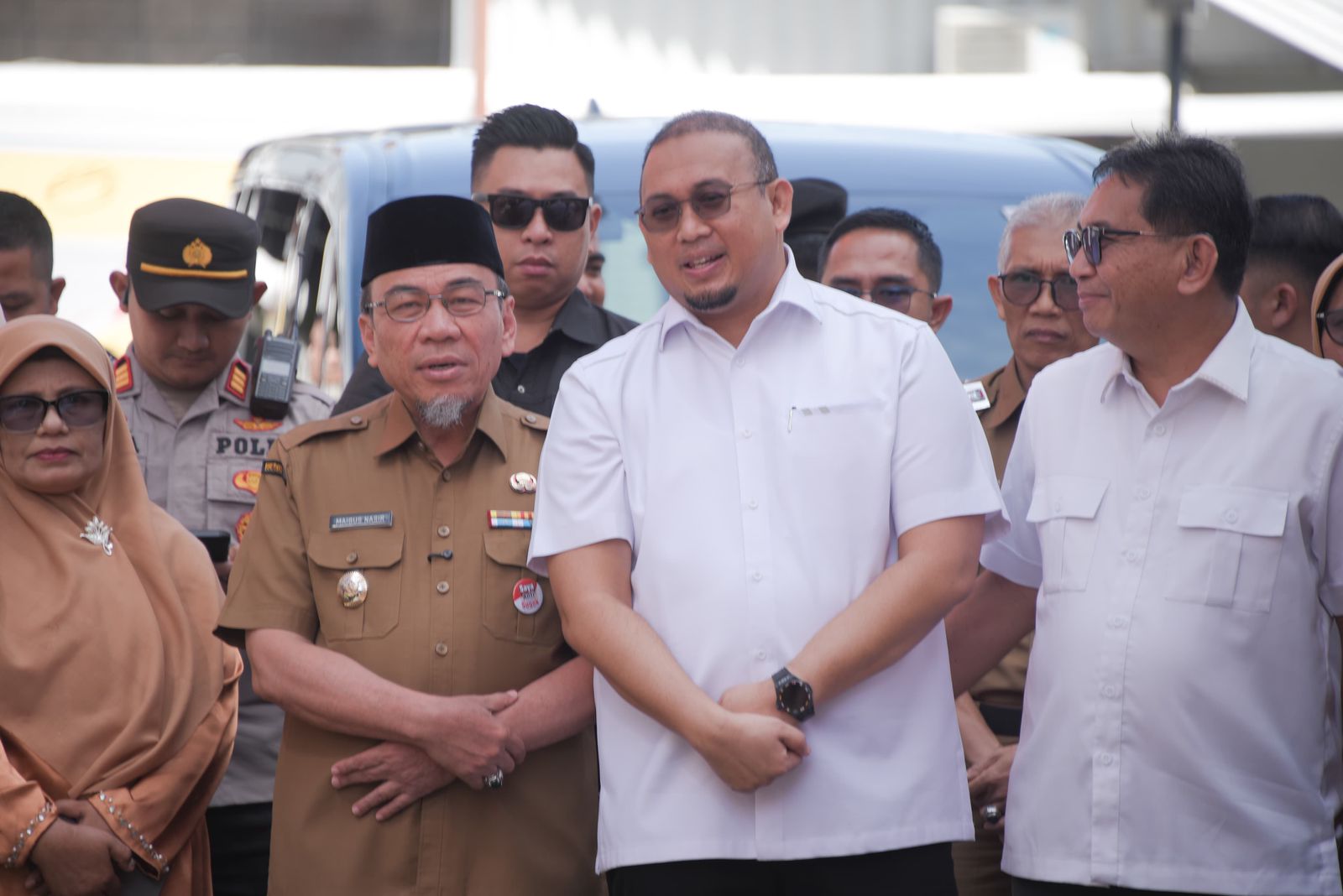 wawako-maigus-nasir-dampingi-wakil-ketua-komisi-vi-dpr-ri-tinjau-mbg-di-sdn-24-ujung-gurun