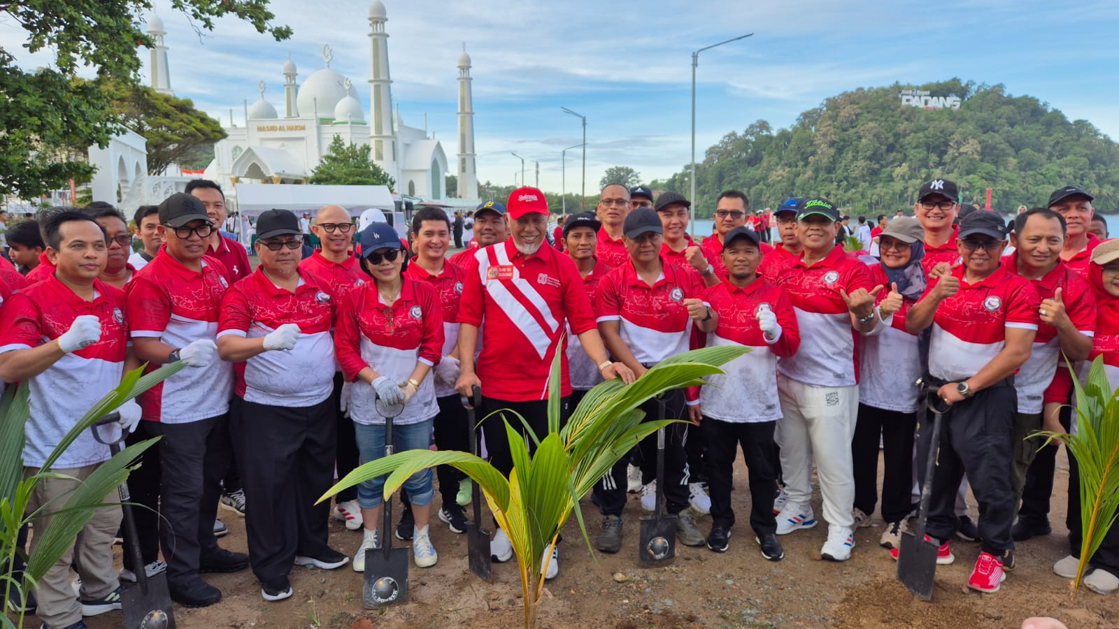 gubernur-sumbar-ajak-warga-rayakan-kemerdekaan-dengan-aksi-nyata-yang-bermanfaat