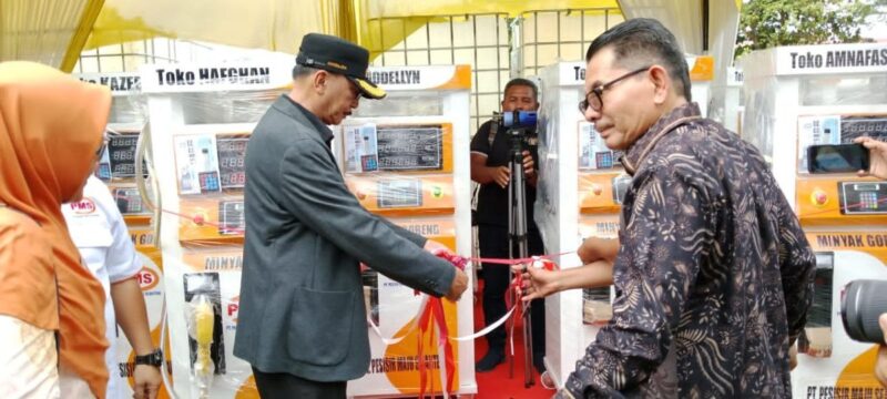 pom-migor-diluncurkan-di-pessel,-beli-minyak-goreng-kini-pakai-dispenser-digital