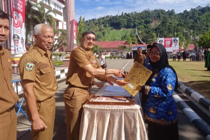 401-pppk-di-pessel-resmi-terima-sk,-bupati-ingatkan-tantangan-anggaran-rp240-miliar-per-tahun