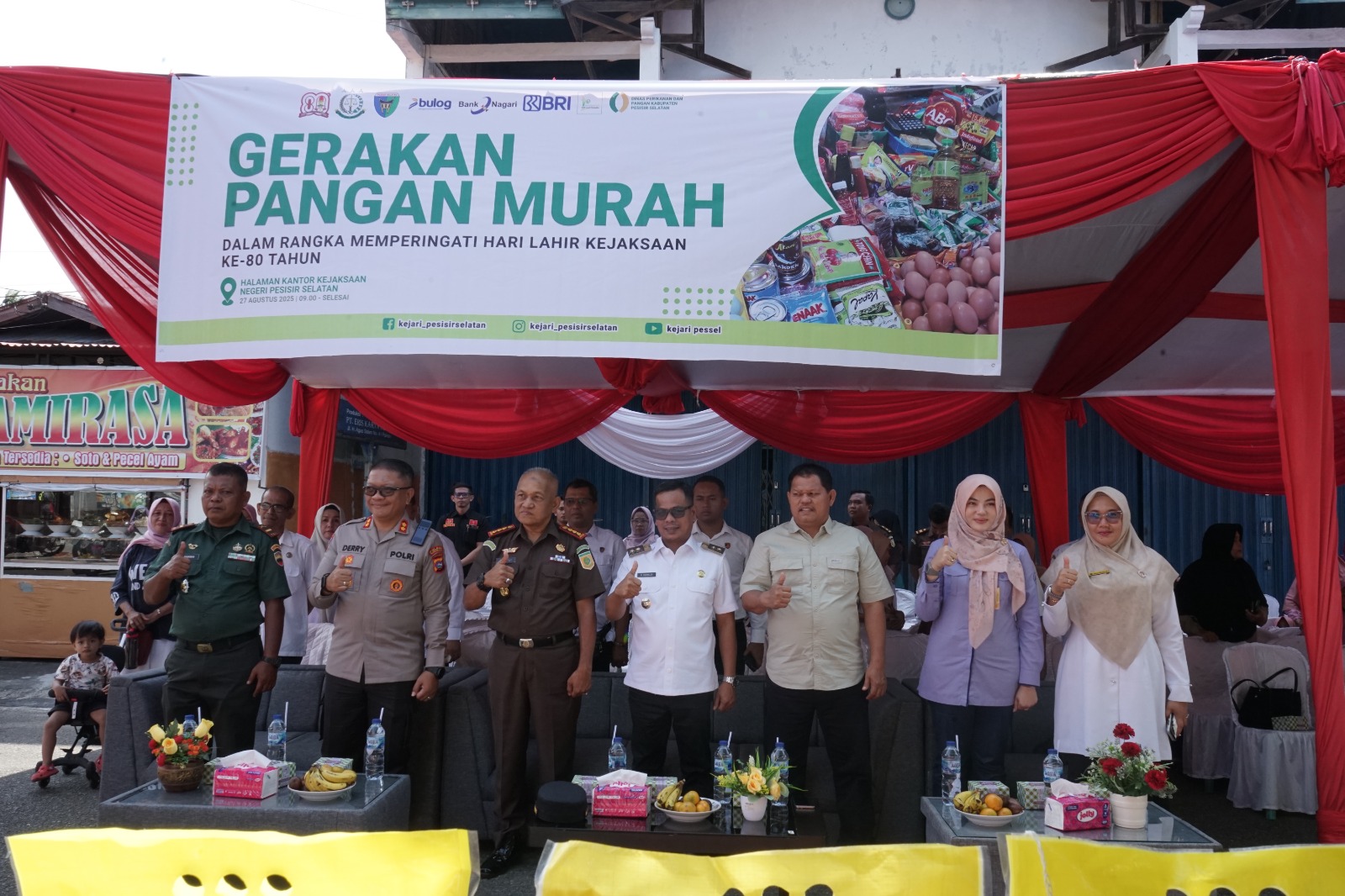 kejari-pessel-gelar-gerakan-pangan-murah,-beras-hingga-daging-dijual-di-bawah-harga-pasar