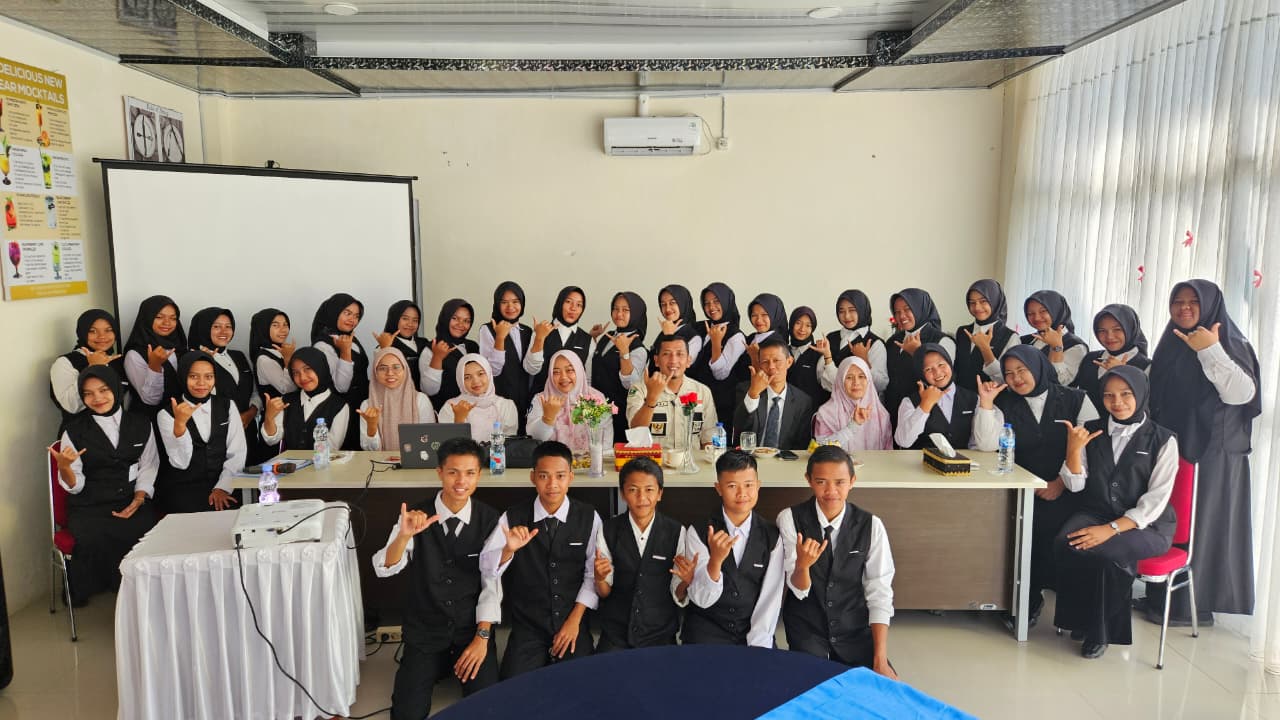 persiapkan-siswa-siap-kerja,-smkn-1-lubuk-sikaping-gelar-guru-tamu