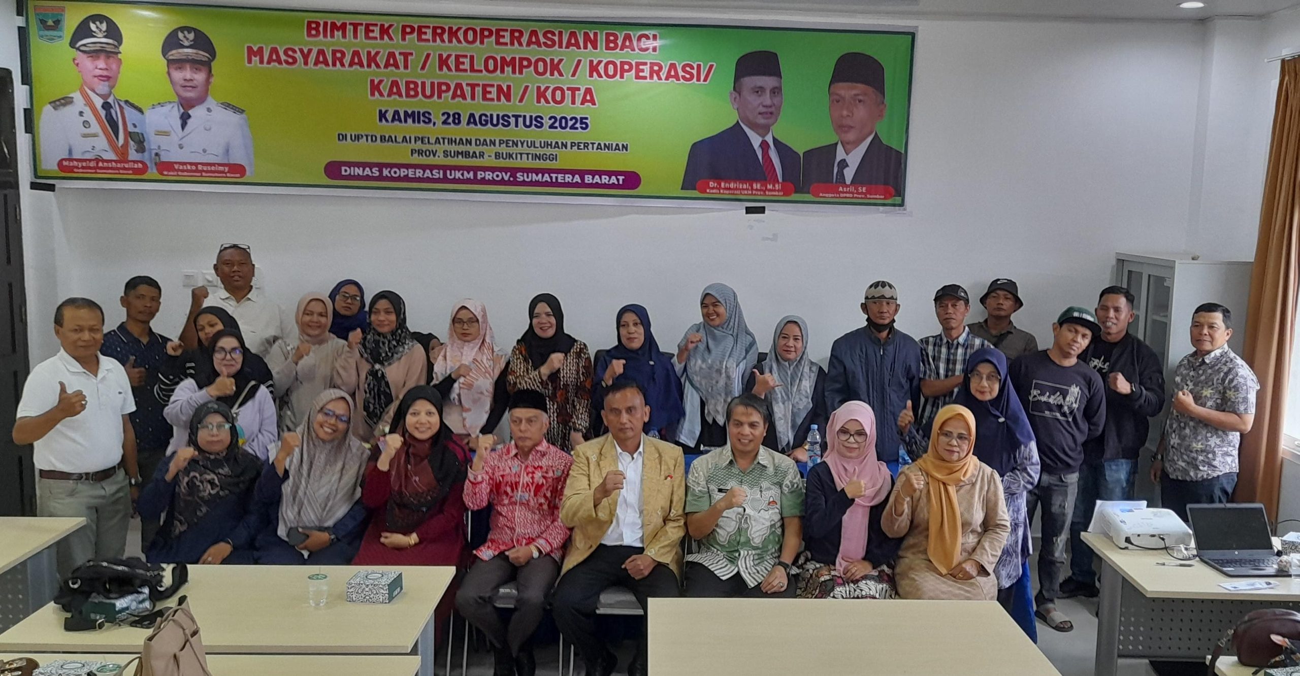 pertama-kali-di-sumbar-berdiri-koperasi-souvenir