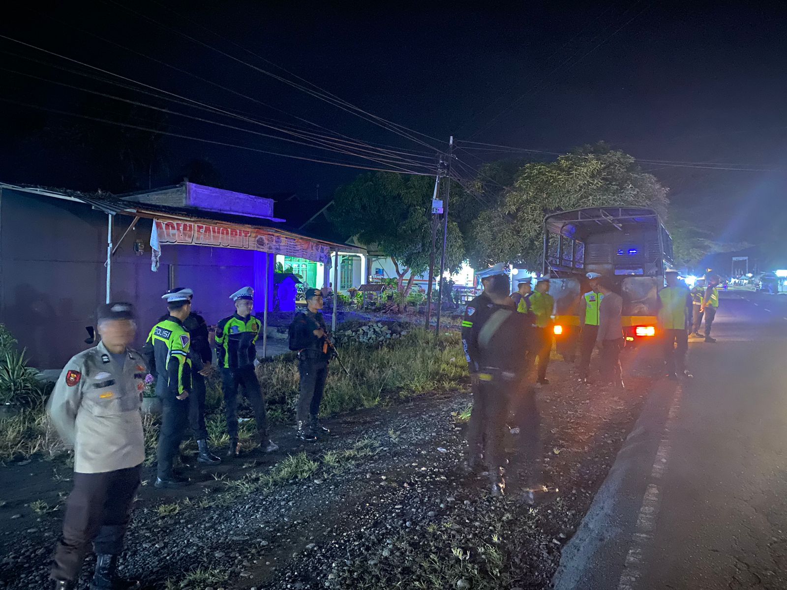 polres-pasbar-gelar-patroli-berskala-besar-guna-memastikan-situasi-kamtibmas-aman-dan-kondusif