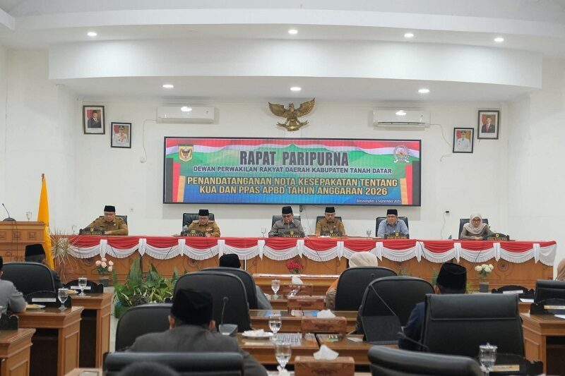 kua-ppas-tanah-datar-2026-ditandatangani-dalam-rapat-paripurna-dprd