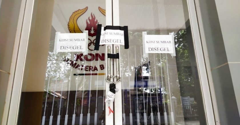 empat-terlapor-penyegelan-kantor-koni-sumbar-penuhi-undangan-penyidik-polda