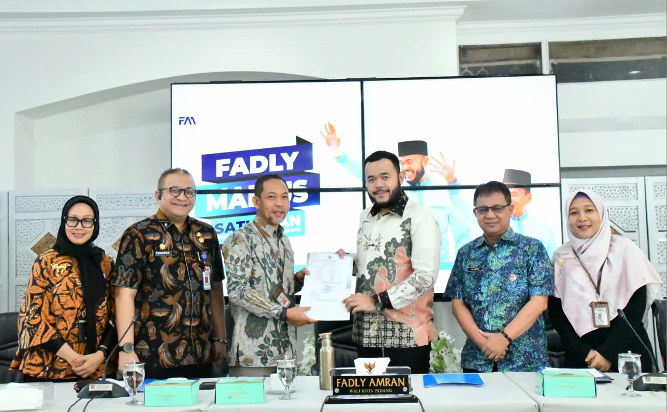 patuh-pengadaan-barang-dan-jasa,-wako-fadly-amran-terima-tim-bpk-ri-perwakilan-sumbar