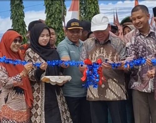 jalan-rusak-kini-mulus,-diresmikan-wakil-wali-kota-maigus-nasir