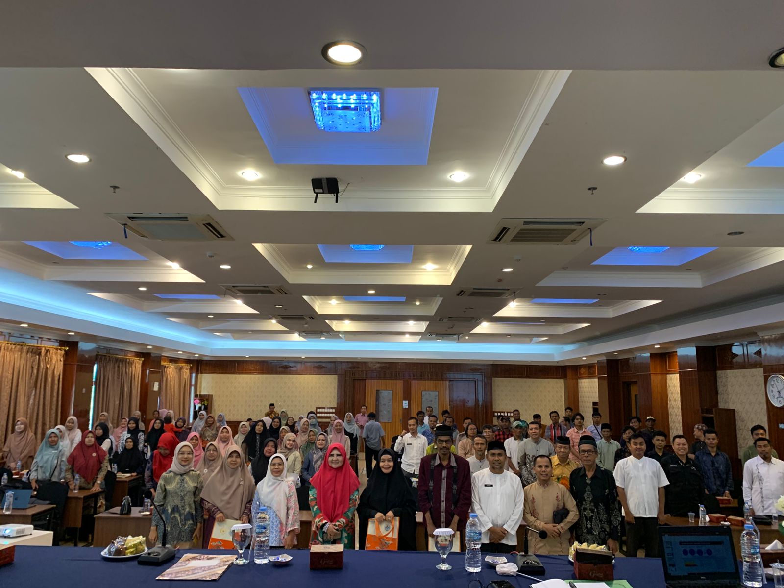 agam-sehat,-hj-nevi-zuairina-dorong-gerakan-kolektif-pengurangan-sampah-berbasis-komunitas