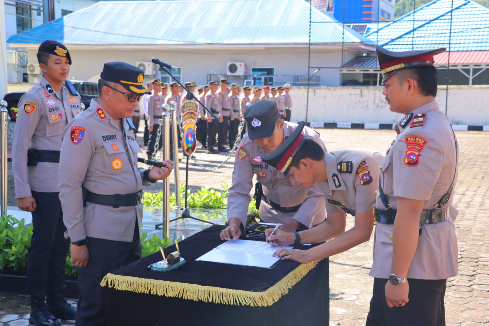 kapolres-pessel-pimpin-sertijab-lima-pejabat,-tekankan-pelayanan-humanis