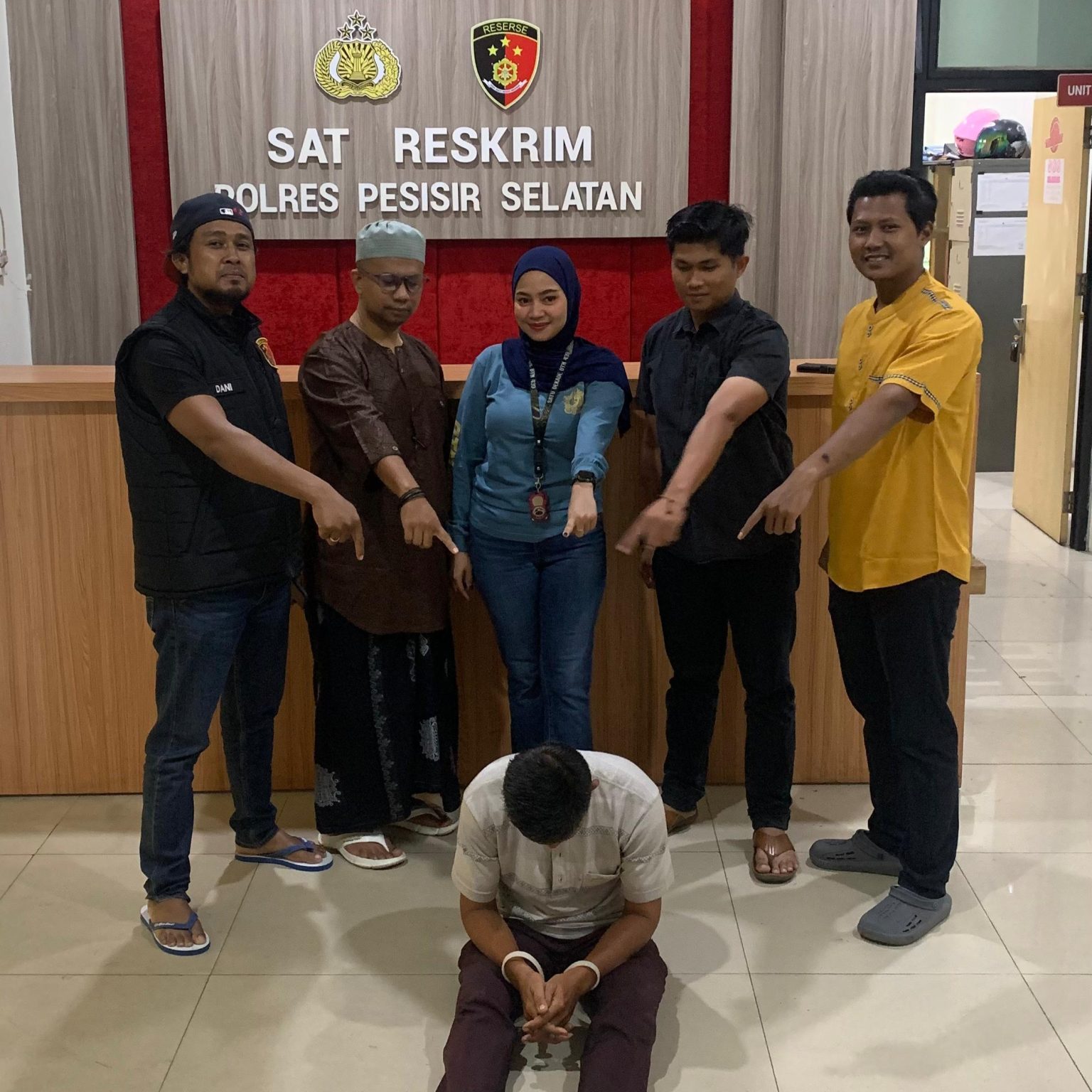 diduga-lakukan-persetubuhan-anak-di-bawah-umur,-pria-49-tahun-ditangkap-sat-reskrim-polres-pessel