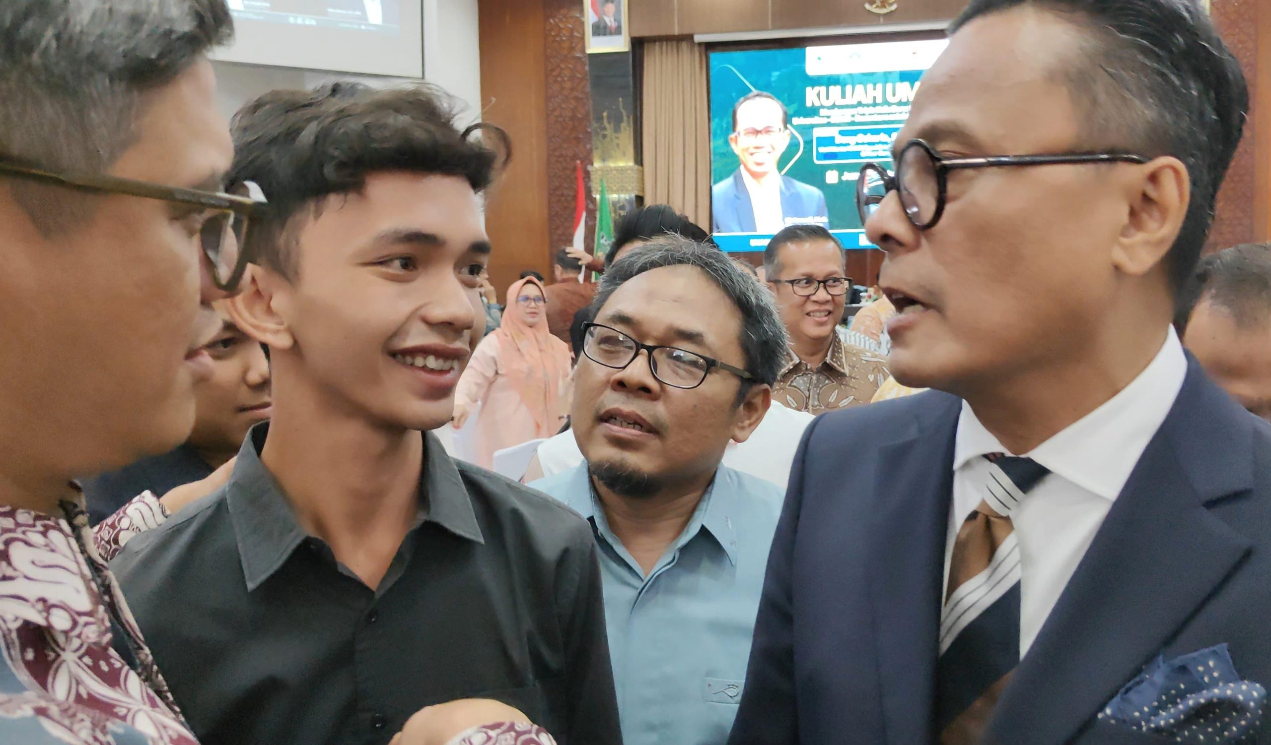 prestasi-enam-bulan-danantara-di-bawah-coo-dony-oskaria