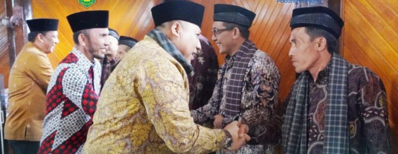 wali-kota-hendri-arnis-silaturahmi-dengan-kan-lareh-nan-panjang,-tekankan-pentingnya-kekompakan-tiga-nagari