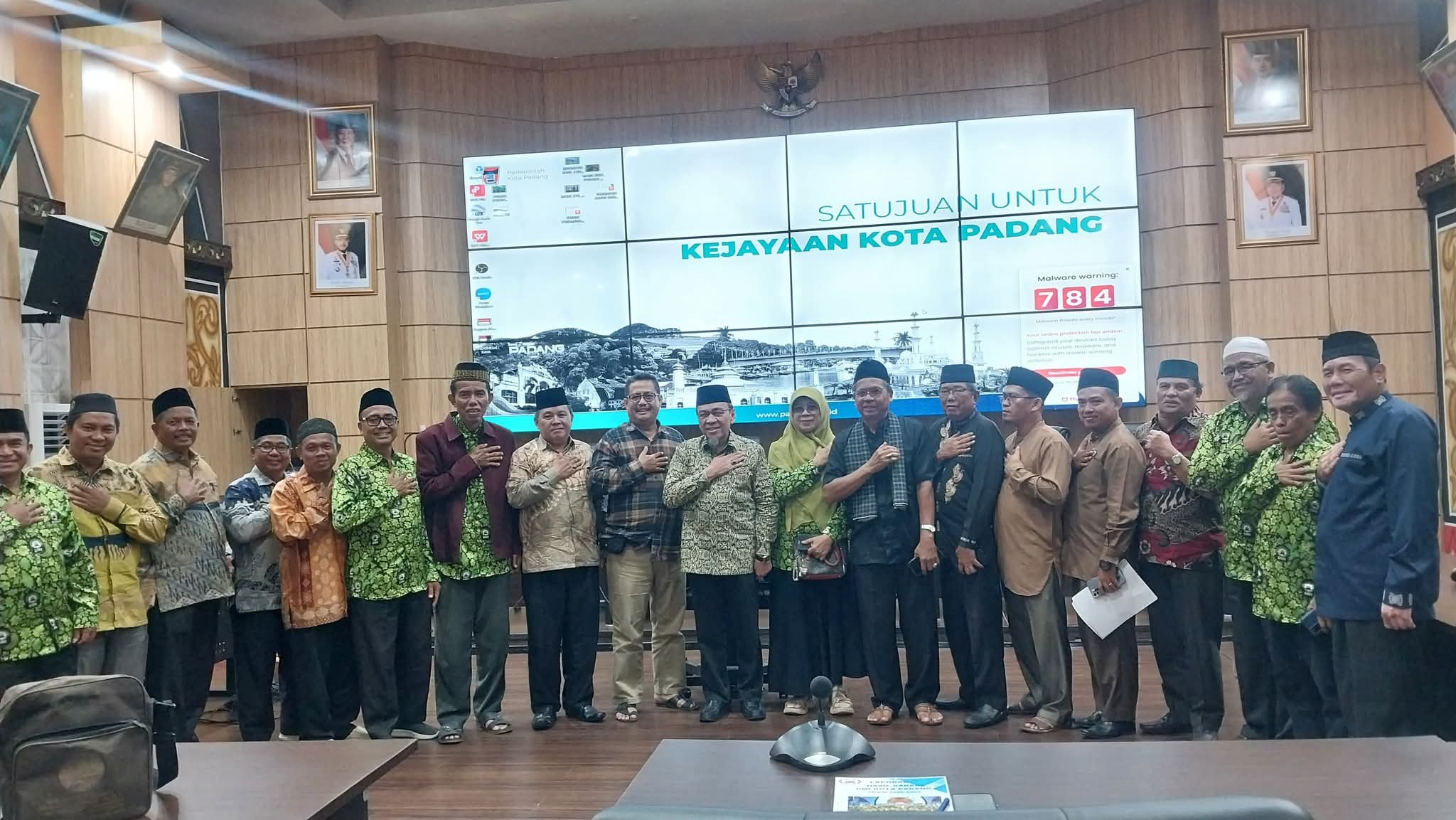 dmi-padang-resmi-bubarkan-panitia-raker,-fokus-dukung-progul-smart-surau-pemko