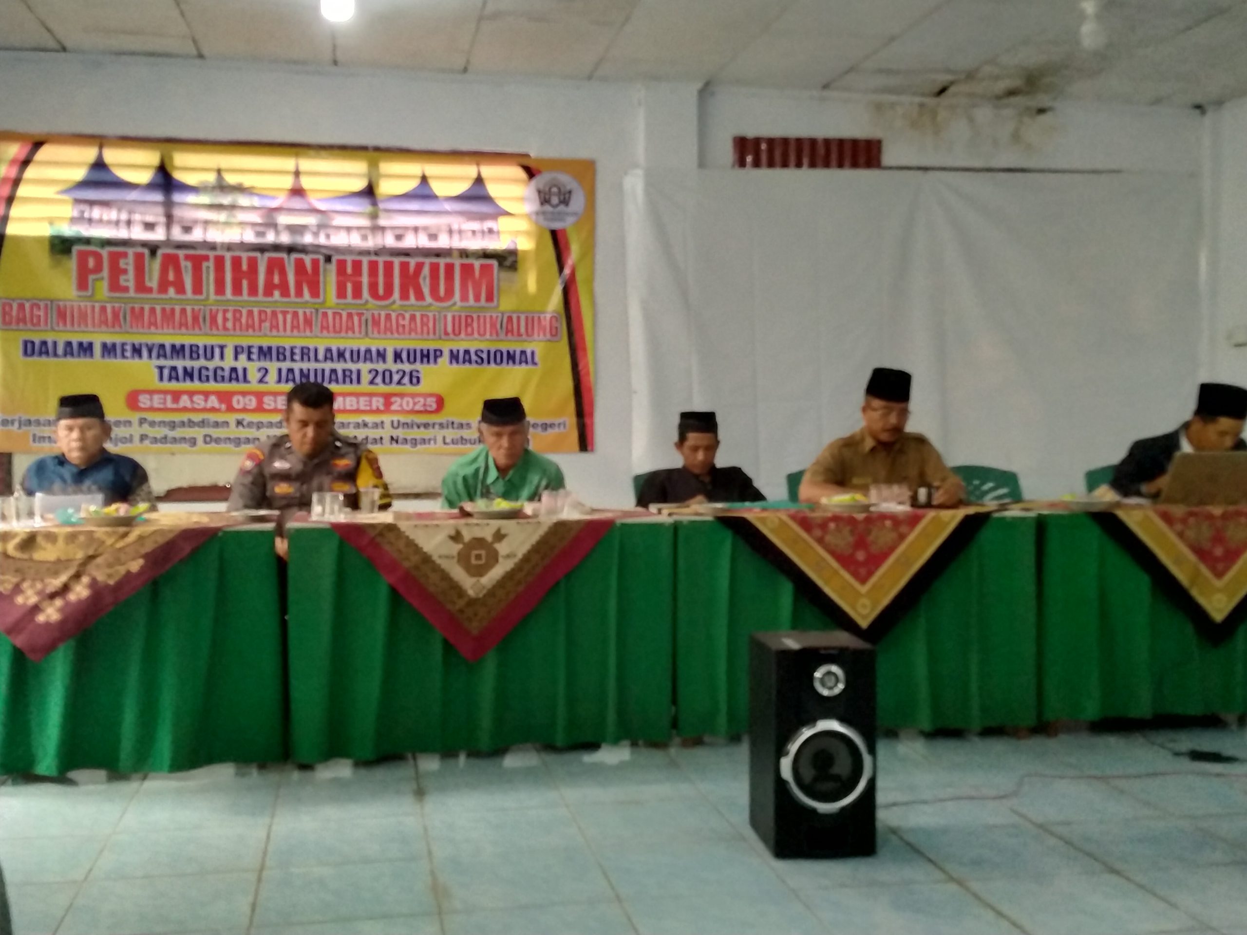 menyambut-pemberlakuan-kuhp-nasional-tahun-depan,-niniak-mamak-kan-lubuk-alung-ikuti-pelatihan-hukum