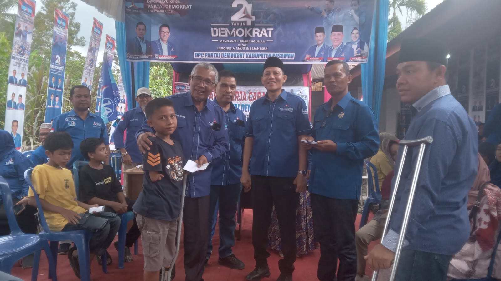 peringati-hut-ke-24,-dpc -partai-demokrat-pasaman-santuni-disabilitas