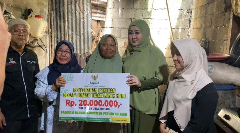 puluhan-tahun-tinggal-di-gubuk-reyot,-rosmita-akhirnya-bisa-tersenyum-lega