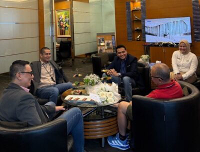 bukan-sekadar-tanggal,-rceo-dan-branch-manager-bri-padang-jadi-garda-terdepan-di-hari-pelanggan-nasional