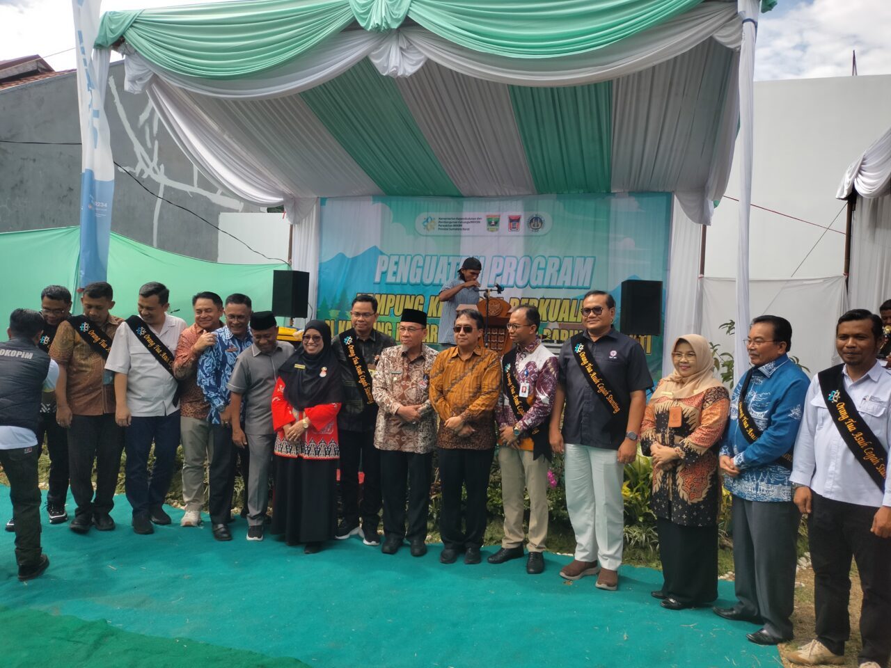 deputi-dalduk-kemendukbangga/bkkbn-apresiasi-kampung-kb-baringin-sakti