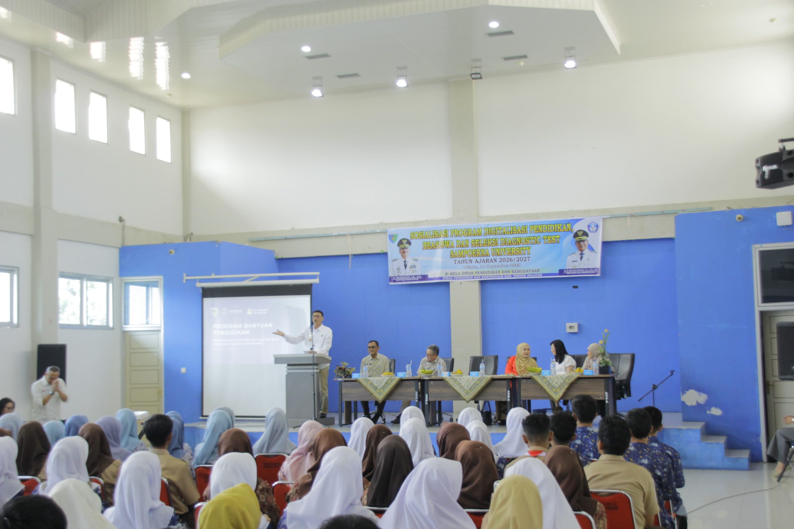 250-siswa-sma-di-pesisir-selatan-ikuti-program-beasiswa-dan-digitalisasi-pendidikan-sampoerna-university