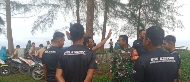 babinramil-01-sikabaluan-temui-petugas-sar,-bahas-keadaan-dan-kondisi-wilayah-cuaca-ekstrim