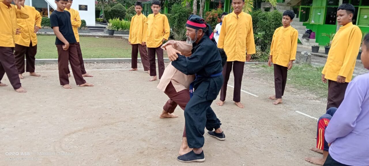 sman-1-tilatang-kamang-giat-laksanakan-ekskul-silek-tradisional