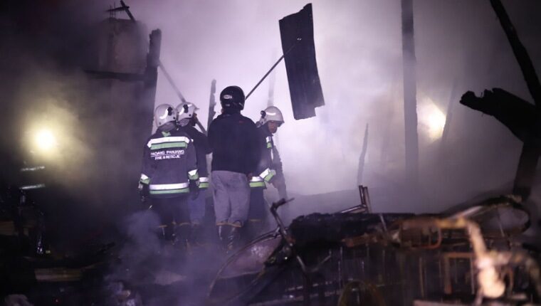 dua-rumah-hangus-terbakar-di-padang-panjang,-kerugian-capai-rp500-juta