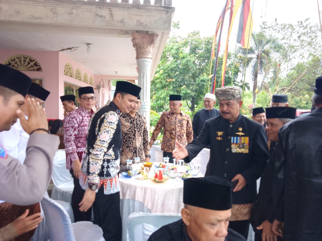 wabup-rahmat-hidayat-hadiri-prosesi-guntiang-siriah-datuak-rajo-basa-limau-hantu