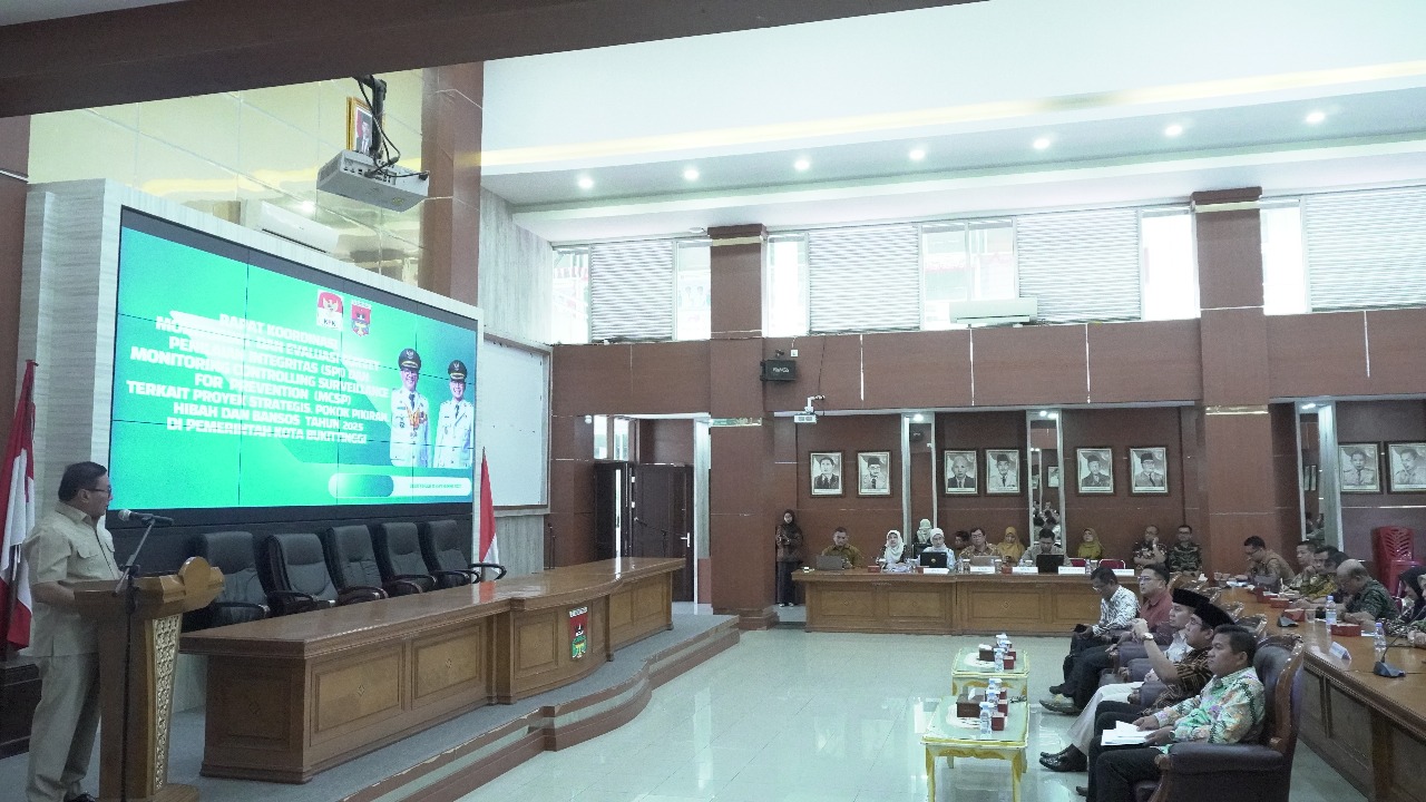 rapat-koordinasi-monitoring-dan-evaluasi,-pemko-bukittingi-berkomitmen-tingkatkan-nilai-spi-dan-mcsp