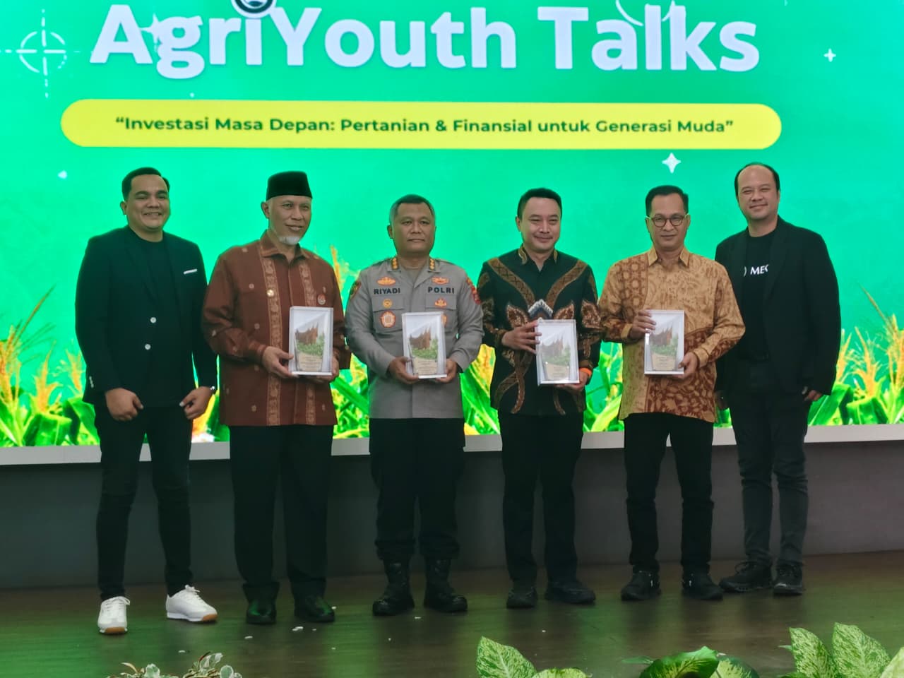 buka-agri-youth-talks-2025,-gubernur-mahyeldi:-milenial-jangan-ragu-tekuni-pertanian