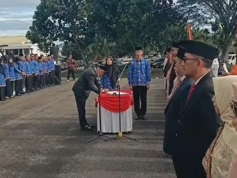 pemko-bukittinggi-ramlan-nurmatias-lantik-24-pejabat