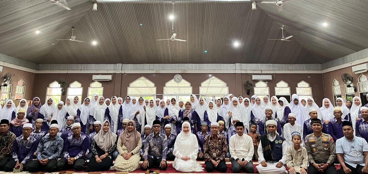 lisda-hendrajoni-hadiri-silaturahmi-jemaah-haji-pesisir-selatan