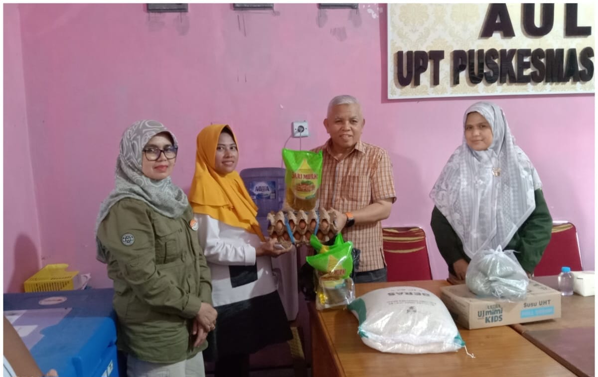 ringankan-beban-masyarakat,-nurfirman-wansyah-salurkan-bantuan-rawan-pangan-di-solsel