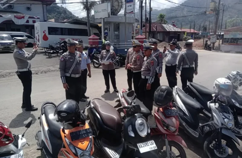 satlantas-dan-dishub-pessel-tertibkan-strobo-ilegal-dan-parkir-liar-di-painan