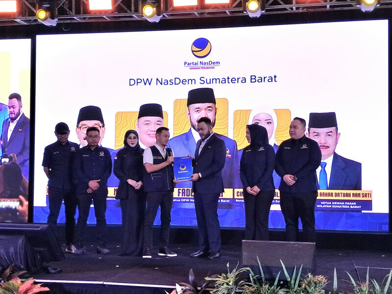 rakerwil-nasdem-sumbar,-fadly-amran-ingatkan-kader-:-transparan-atau-dievaluasi