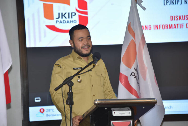 fadly-amran-tegaskan-komitmen-jadikan-padang-kota-informatif