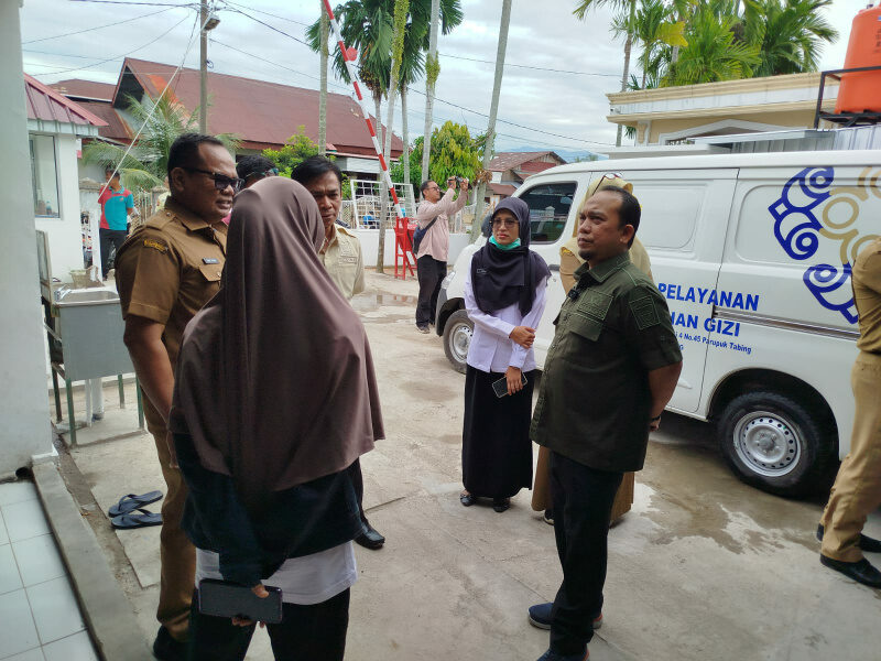ketua-dprd-muharlion-tinjau-sppg-mbg-di-kota-padang