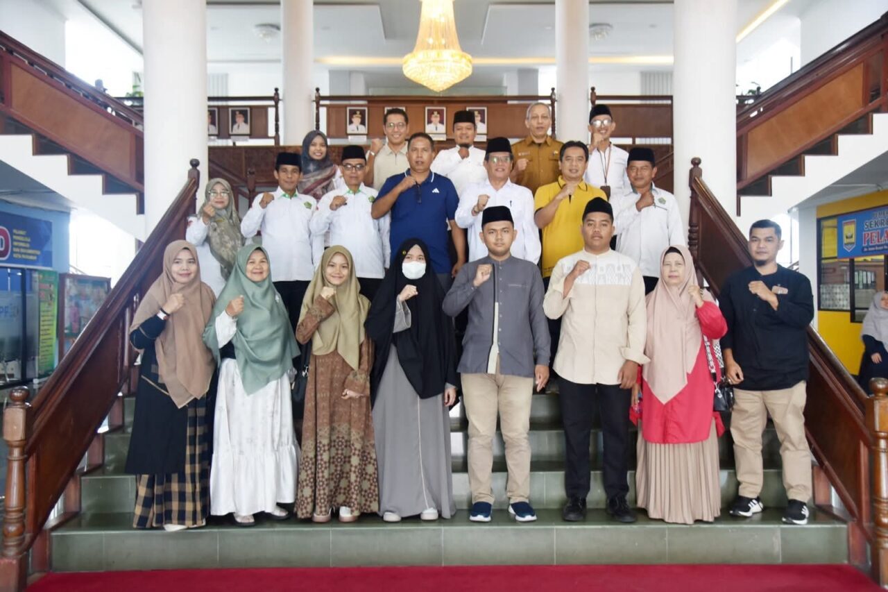 wawako-pariaman-lepas-empat-kafilah-untuk-seleksi-stqh-tingkat-nasional