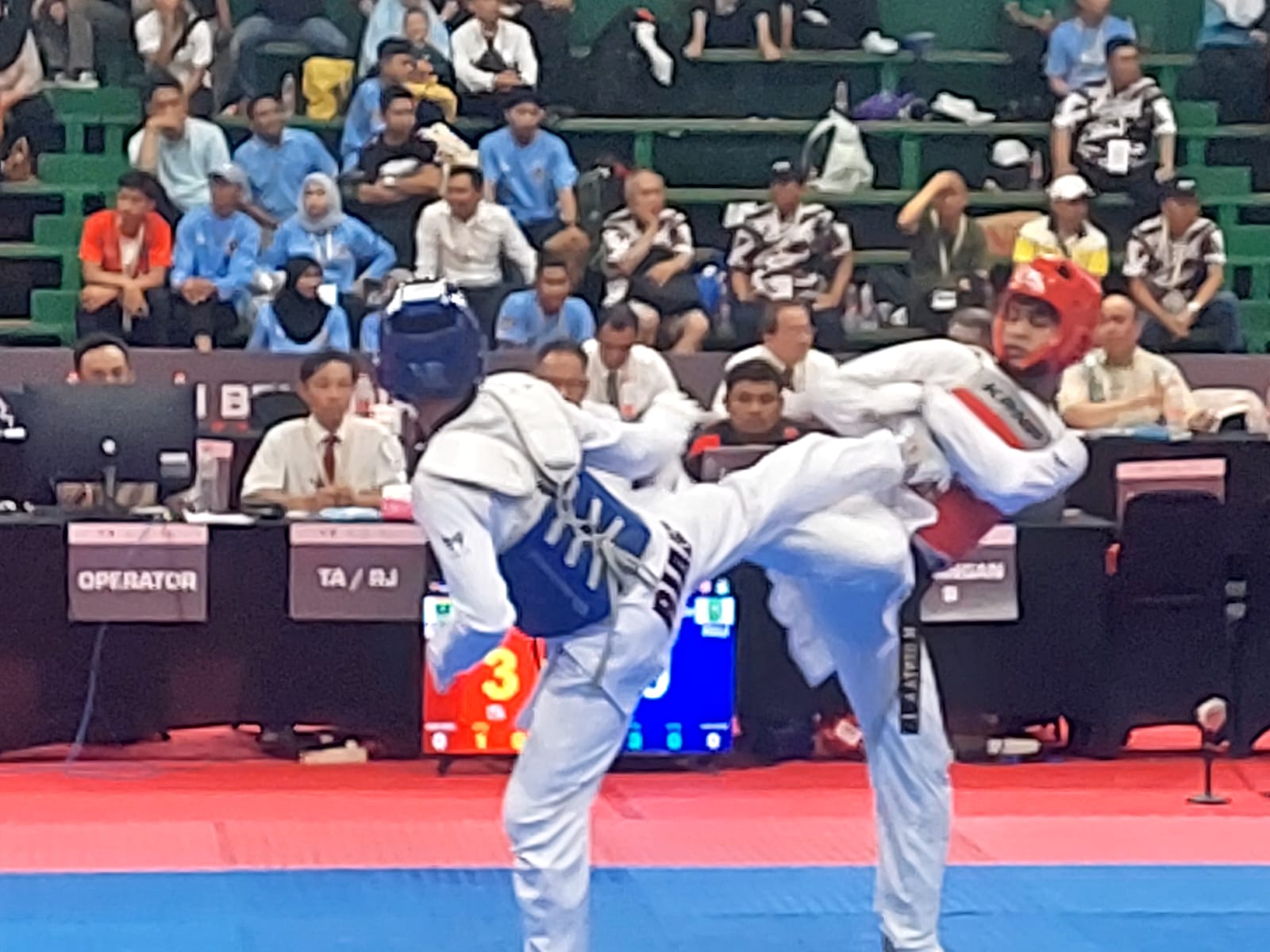 genta-al-gifari-buat-kontingen-sumbar-pacah-talua-di-pon-bela-diri